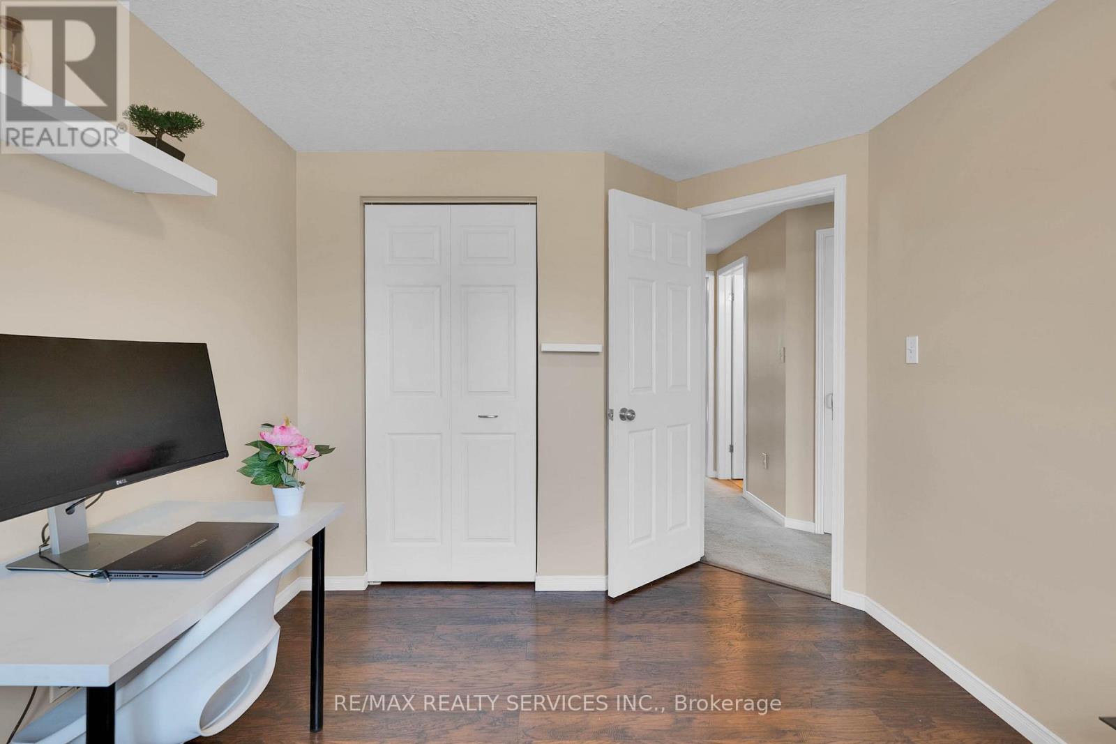 Photo 26 of 36 Fallowfield Drive, Kitchener ON
