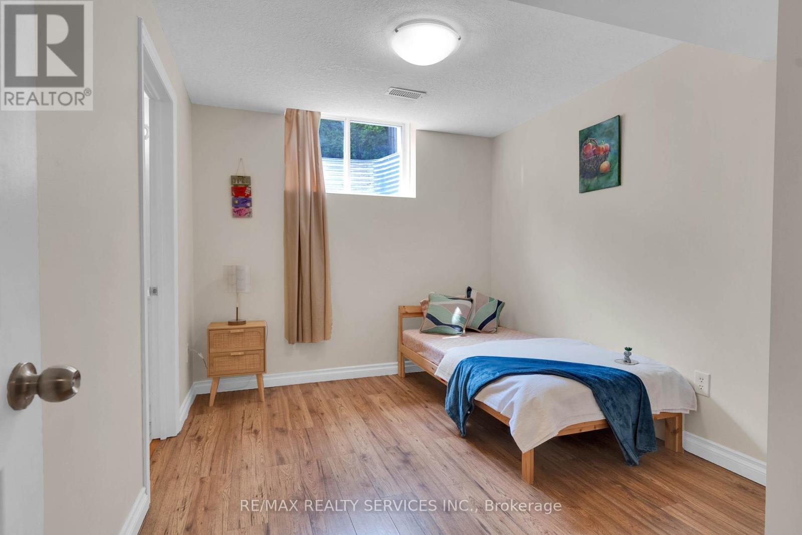 Photo 31 of 36 Fallowfield Drive, Kitchener ON
