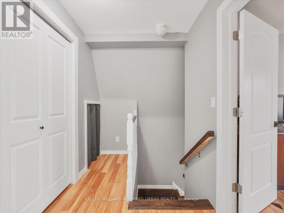 Photo 14 of 5 Hill Avenue, Brantford ON