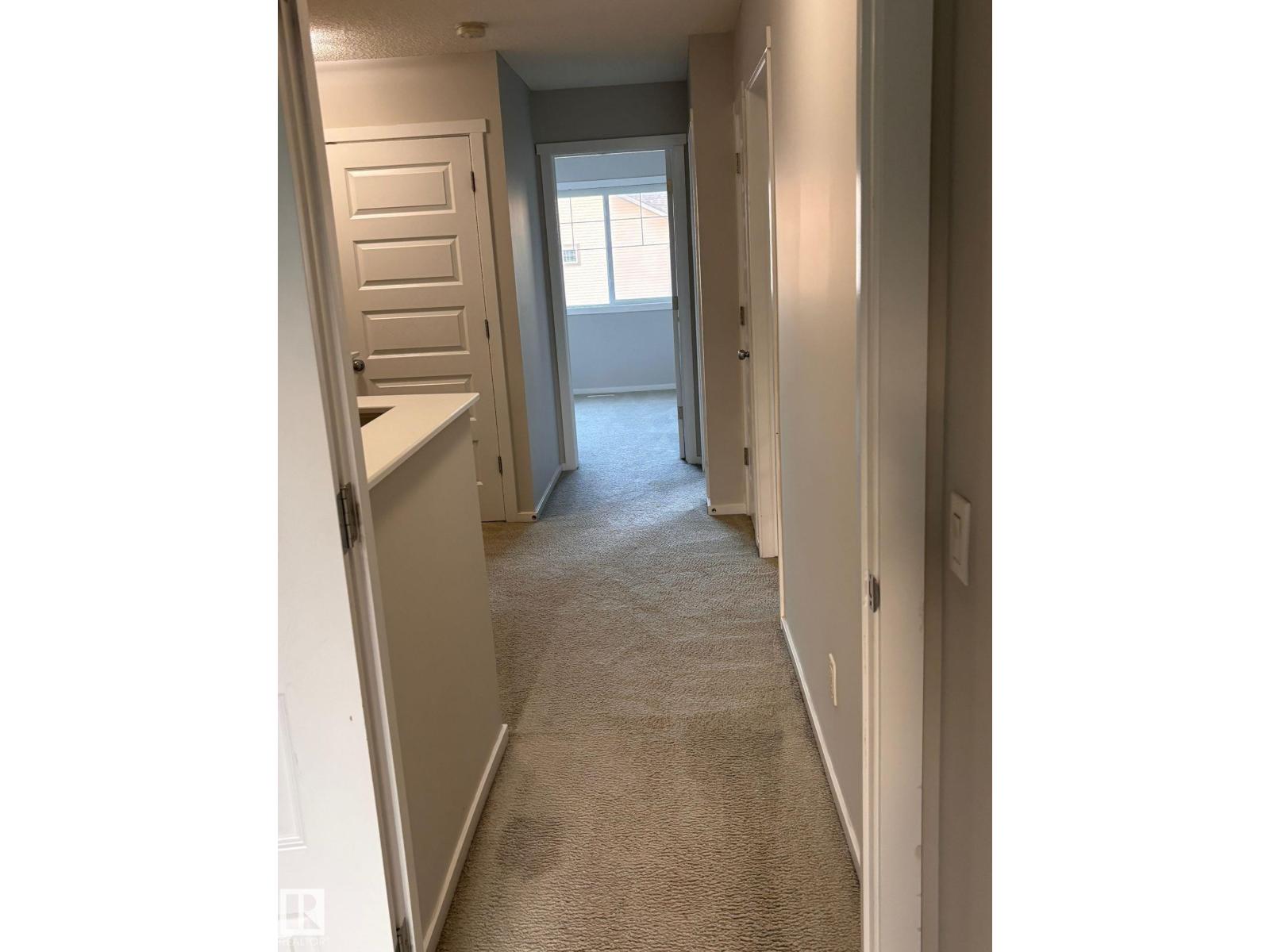 Photo 13 of 9914 207 A St Nw, Edmonton AB