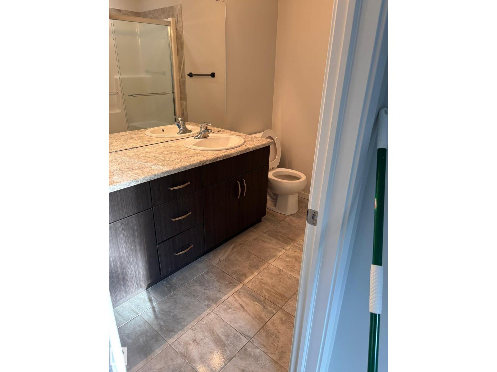Photo 31 of 9914 207 A St Nw, Edmonton AB