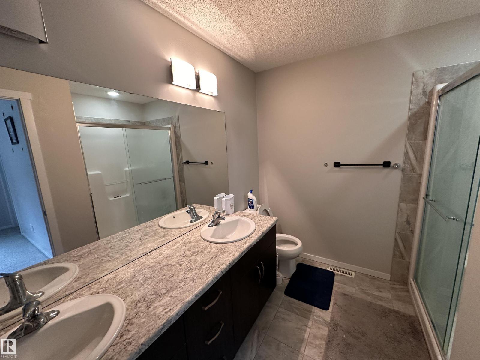 Photo 29 of 9914 207 A St Nw, Edmonton AB