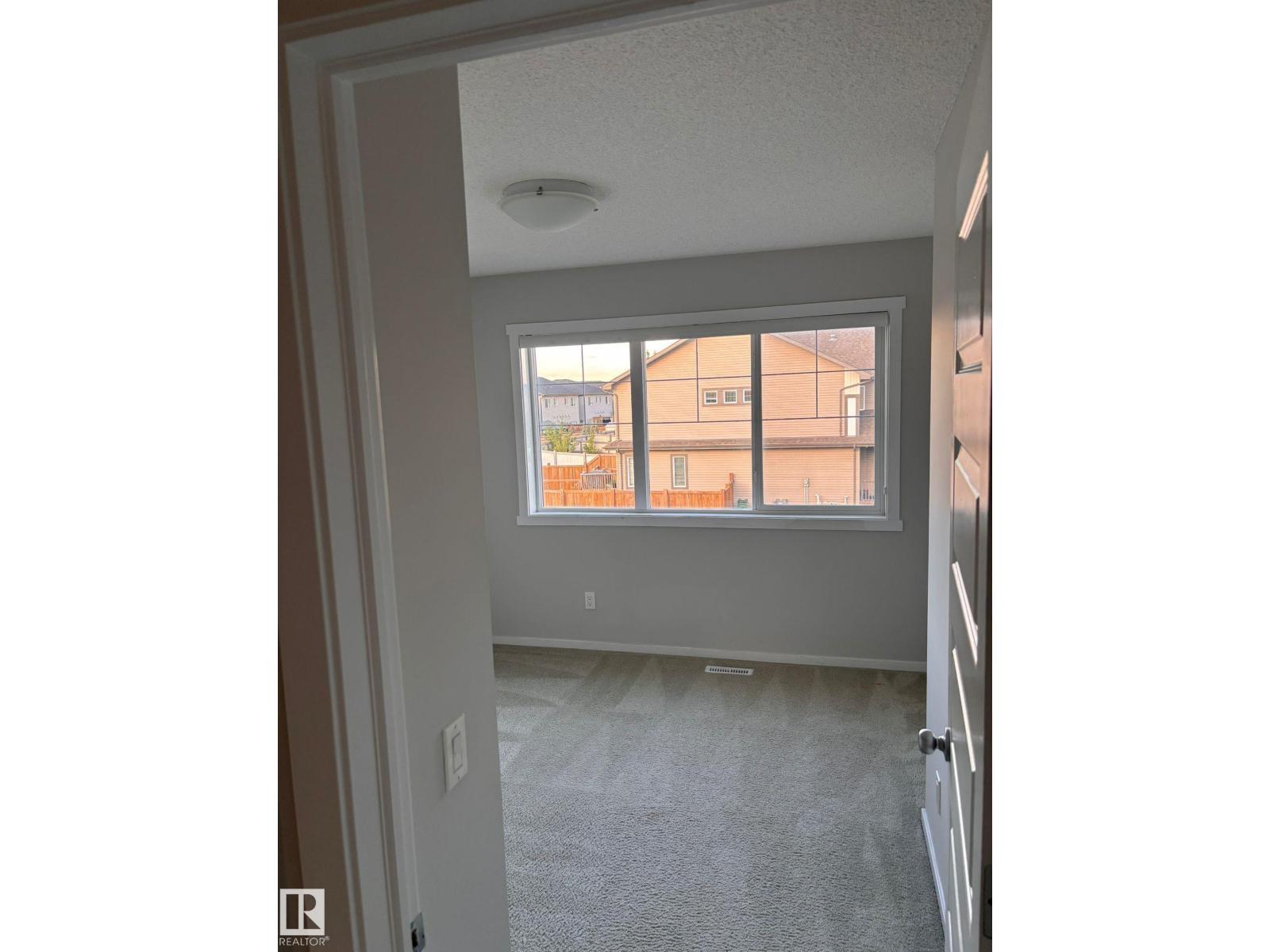 Photo 16 of 9914 207 A St Nw, Edmonton AB