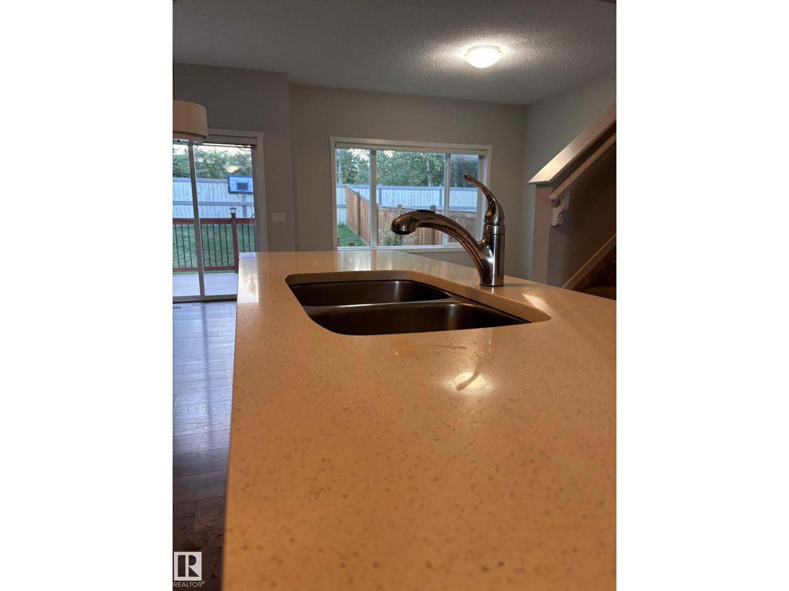 Photo 3 of 9914 207 A St Nw, Edmonton AB