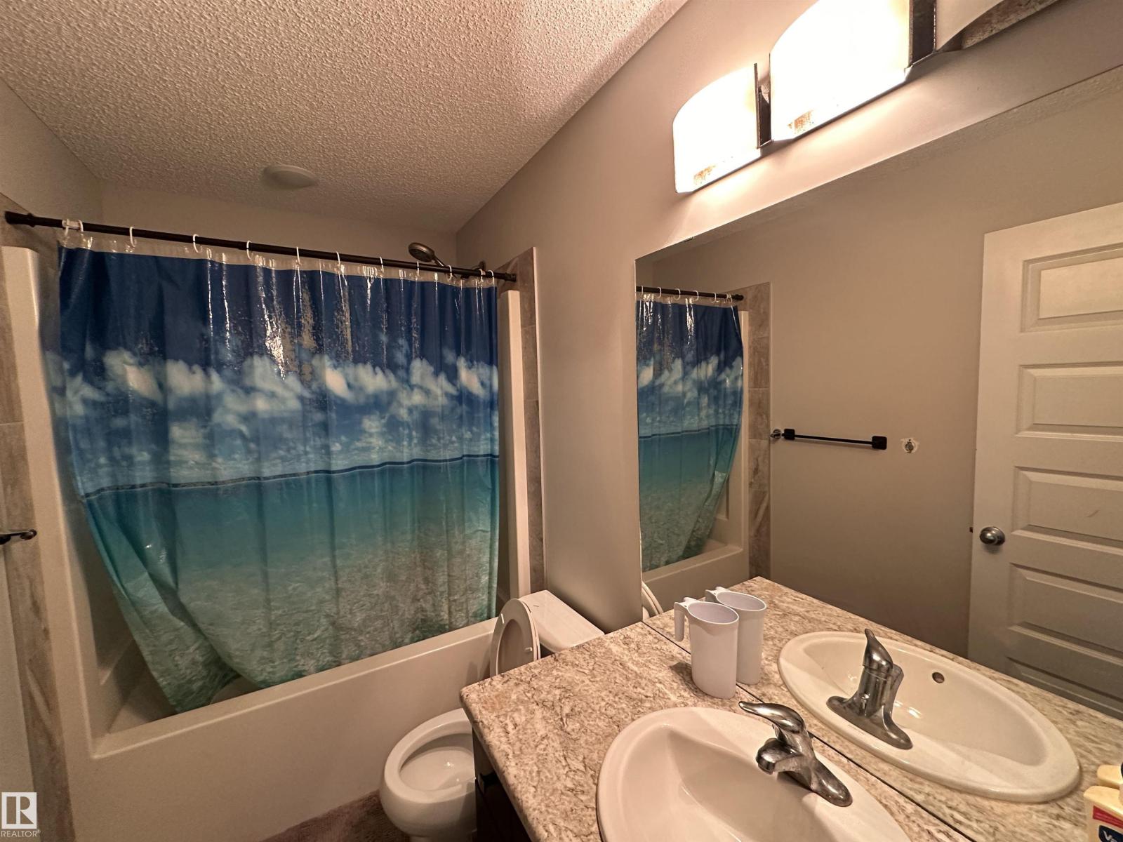 Photo 22 of 9914 207 A St Nw, Edmonton AB