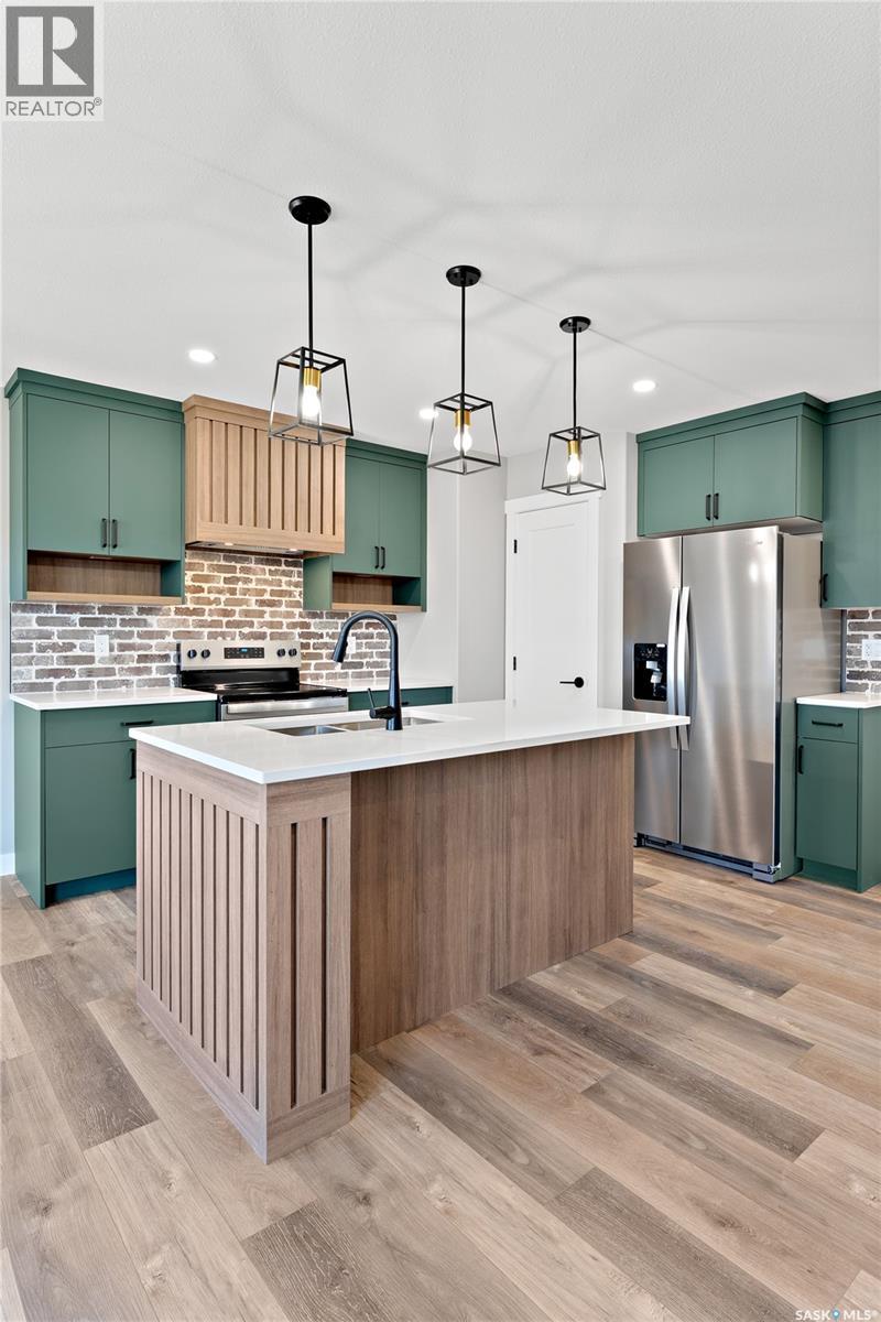 Photo 3 of 3080 Dumont Way, Regina SK
