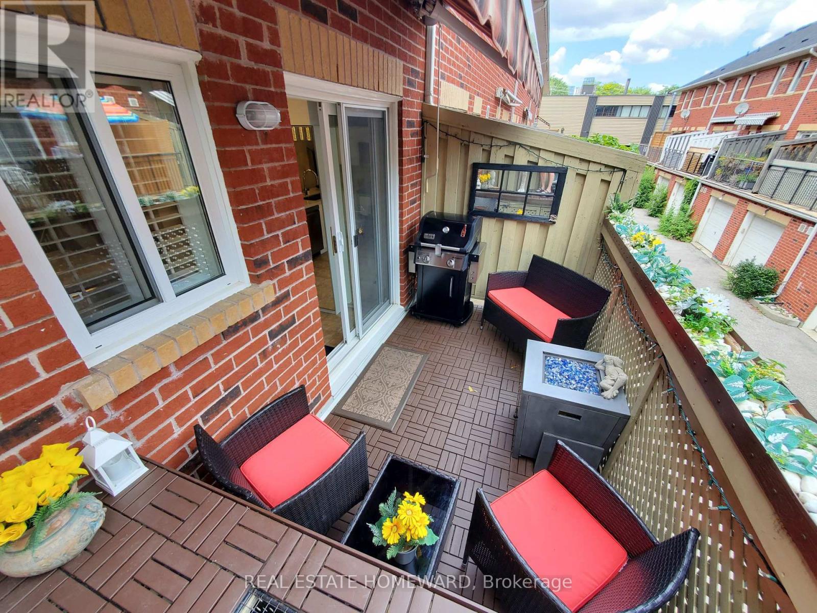 Photo 11 of 257 Milan Street, Toronto ON