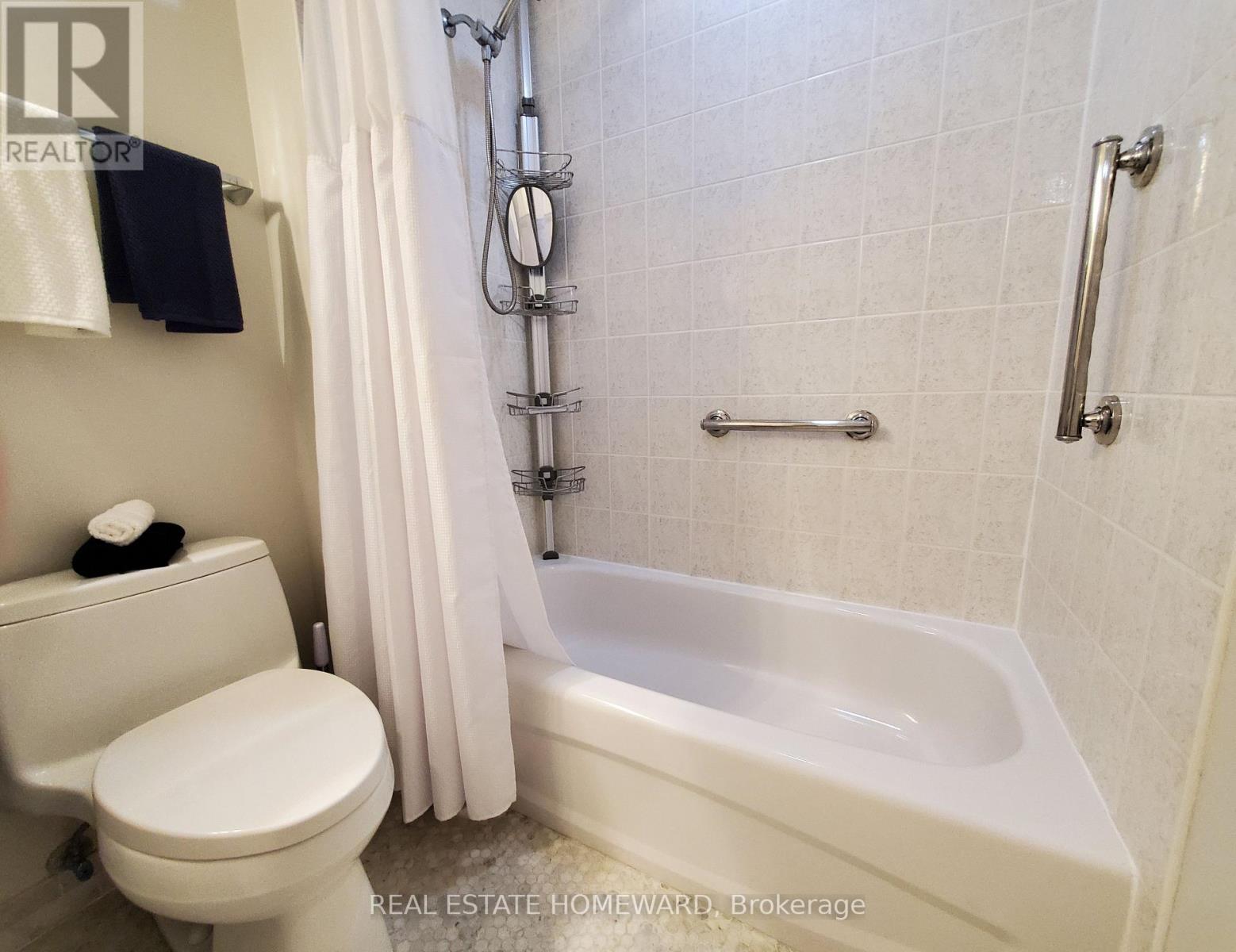 Photo 8 of 257 Milan Street, Toronto ON