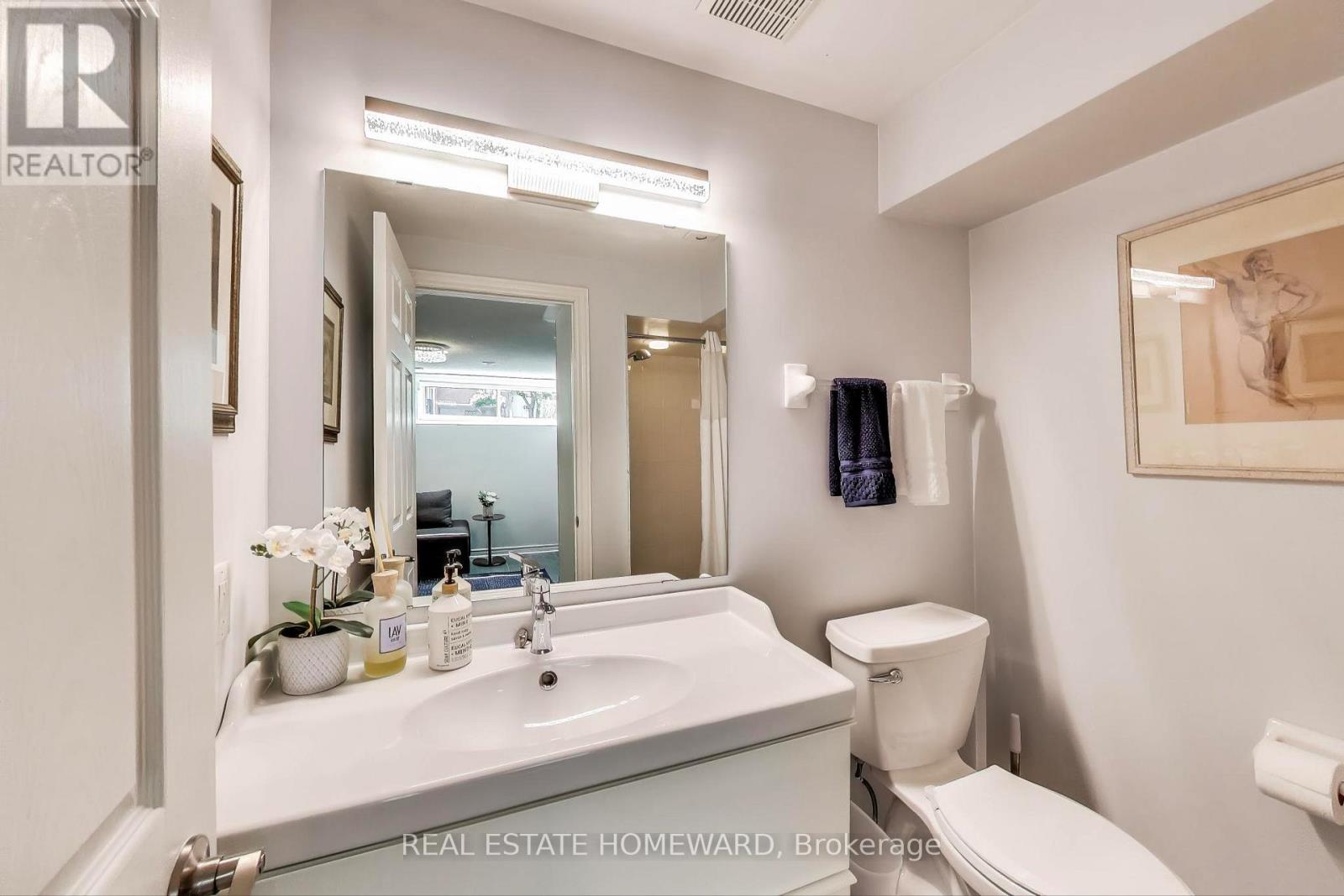 Photo 26 of 257 Milan Street, Toronto ON