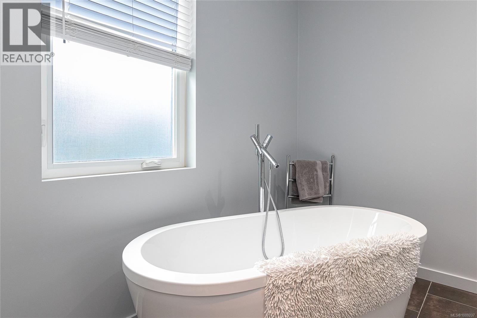  556 Delora Drive, Colwood