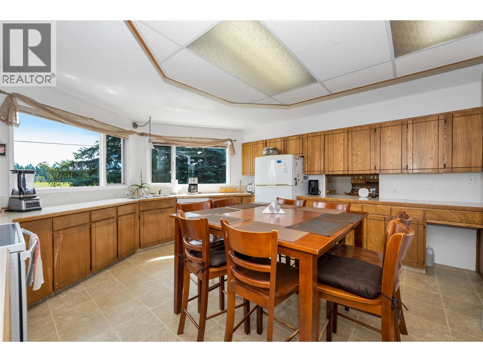 4111 round Prairie Road, Armstrong