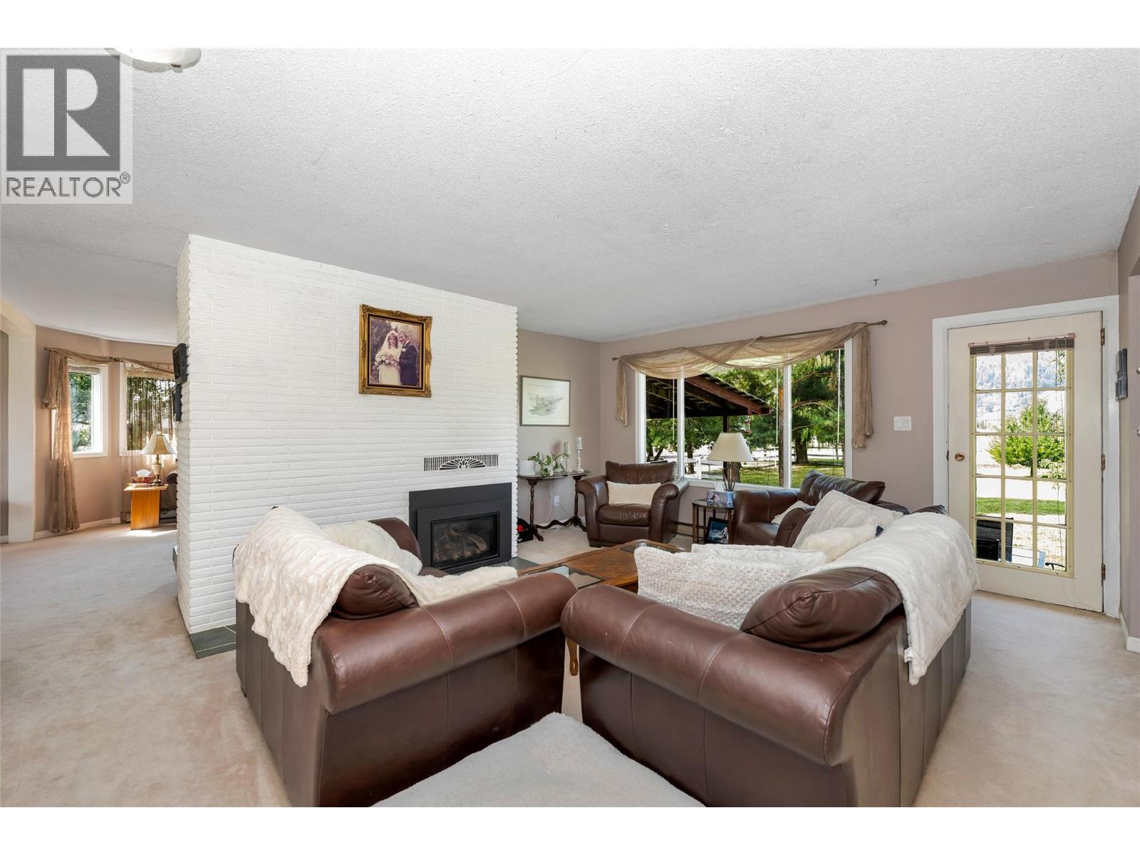 4111 round Prairie Road, Armstrong