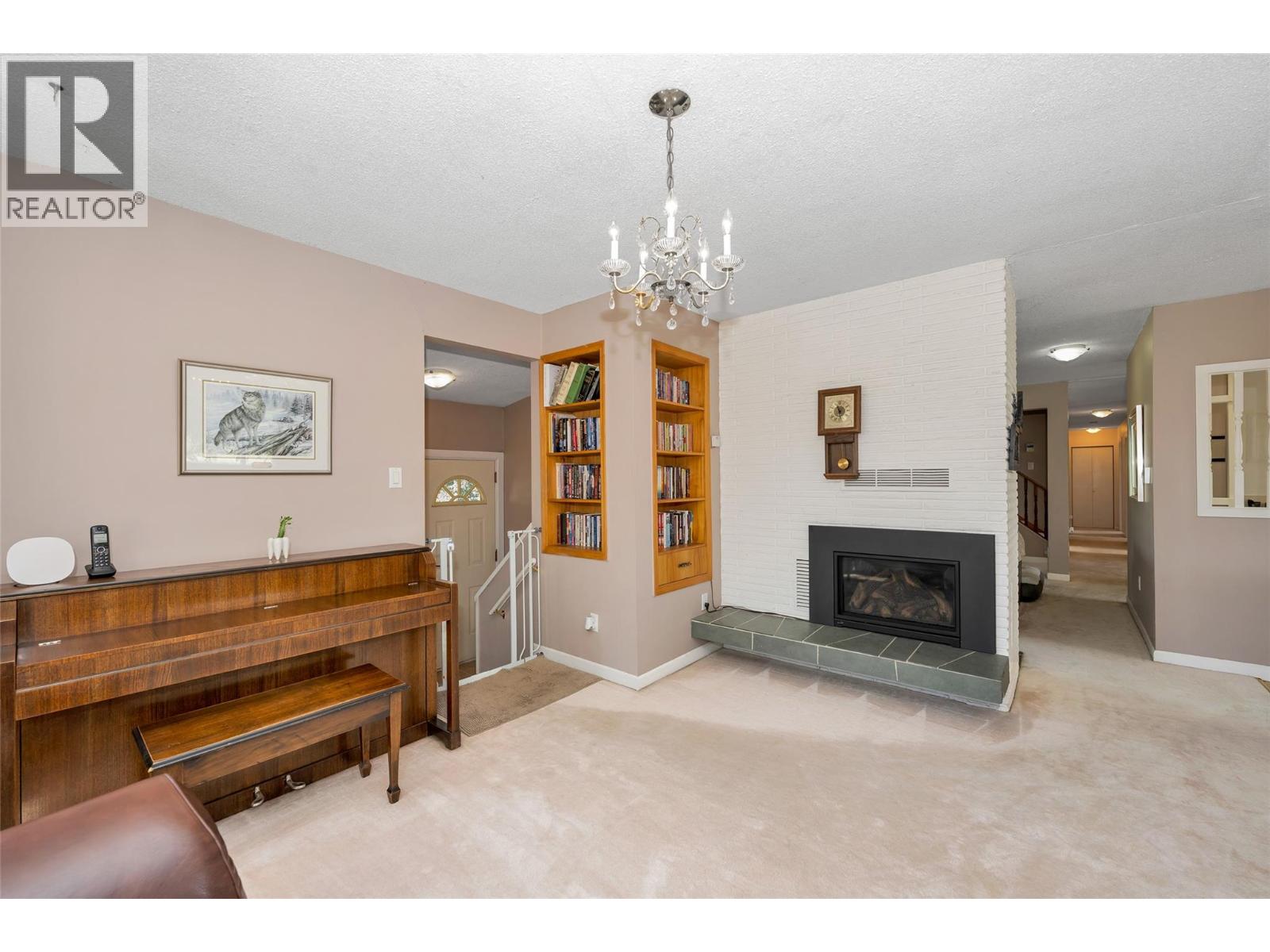 4111 round Prairie Road, Armstrong