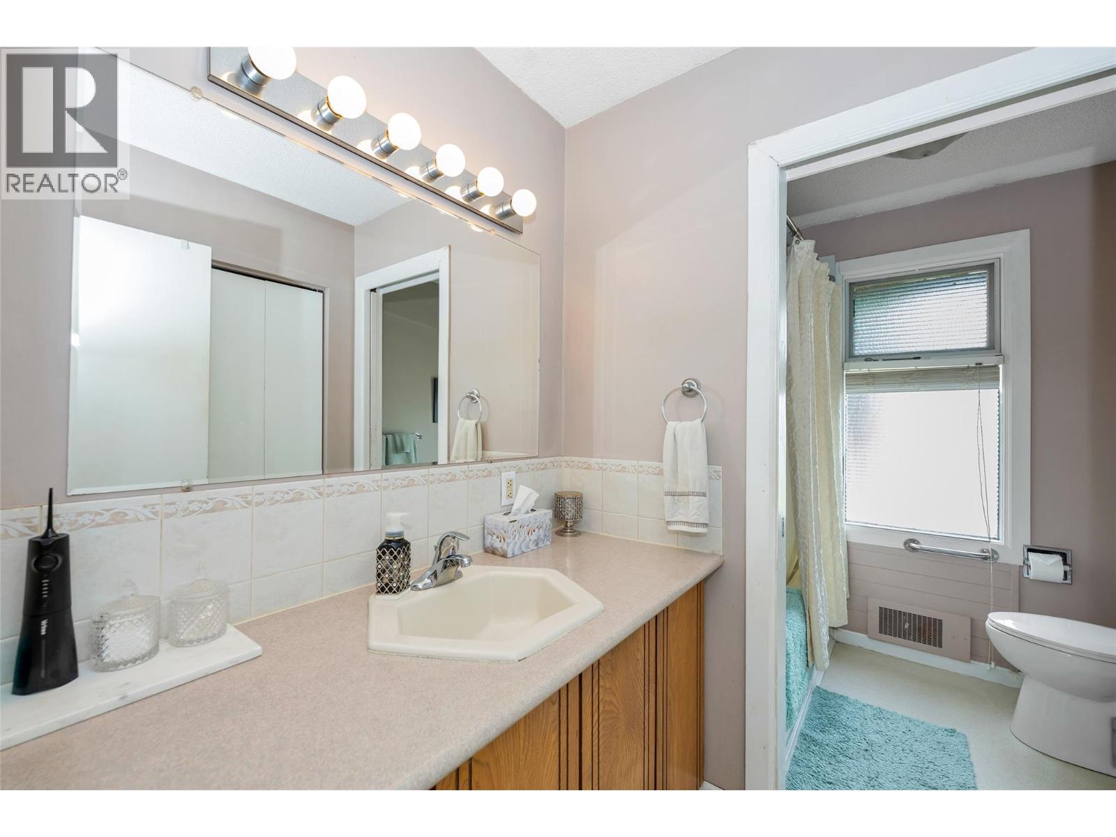 4111 round Prairie Road, Armstrong