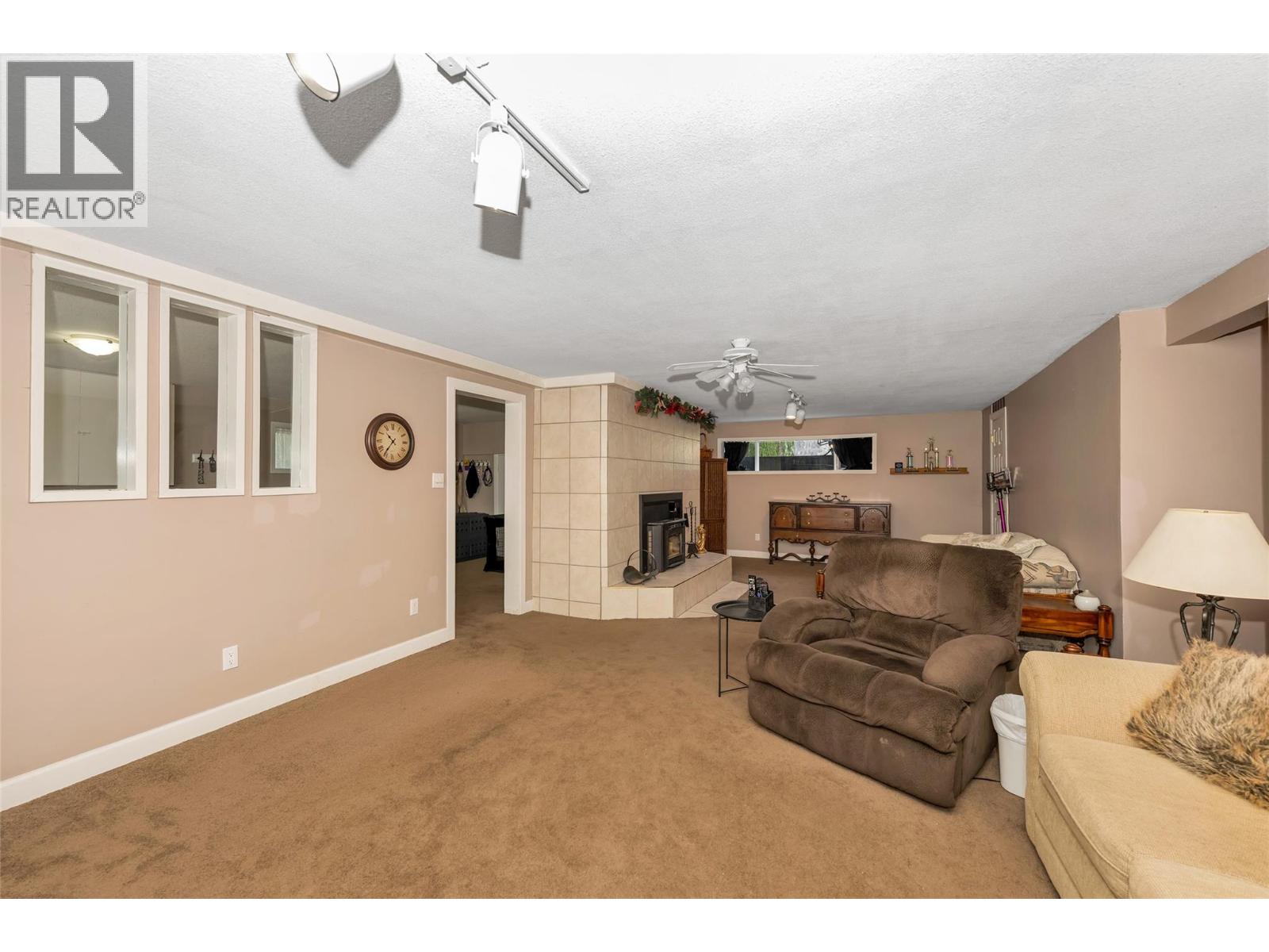 4111 round Prairie Road, Armstrong