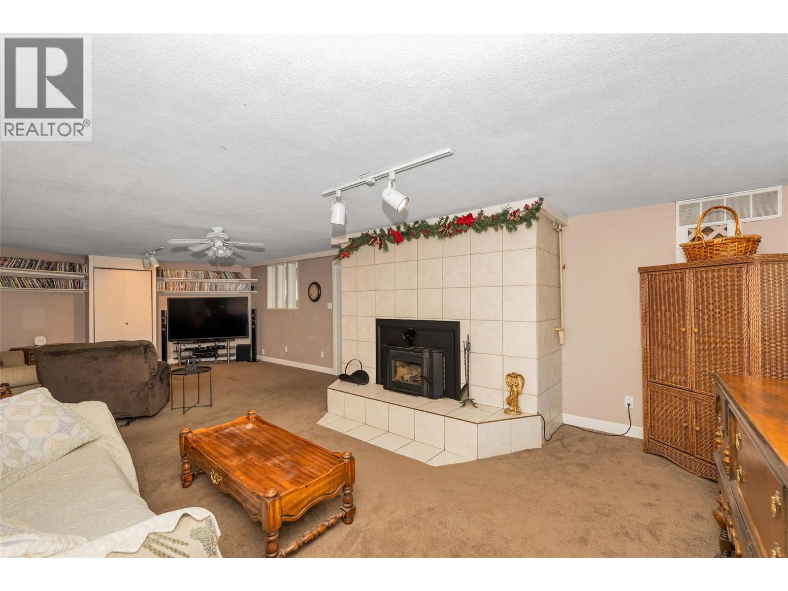 4111 round Prairie Road, Armstrong