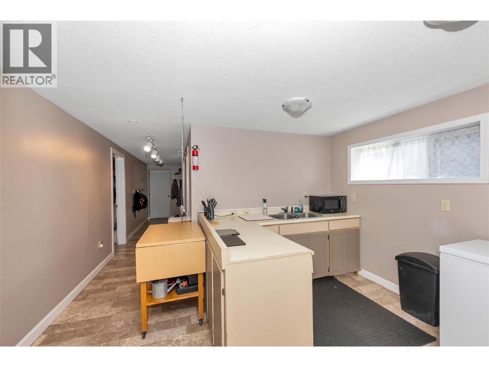 4111 round Prairie Road, Armstrong