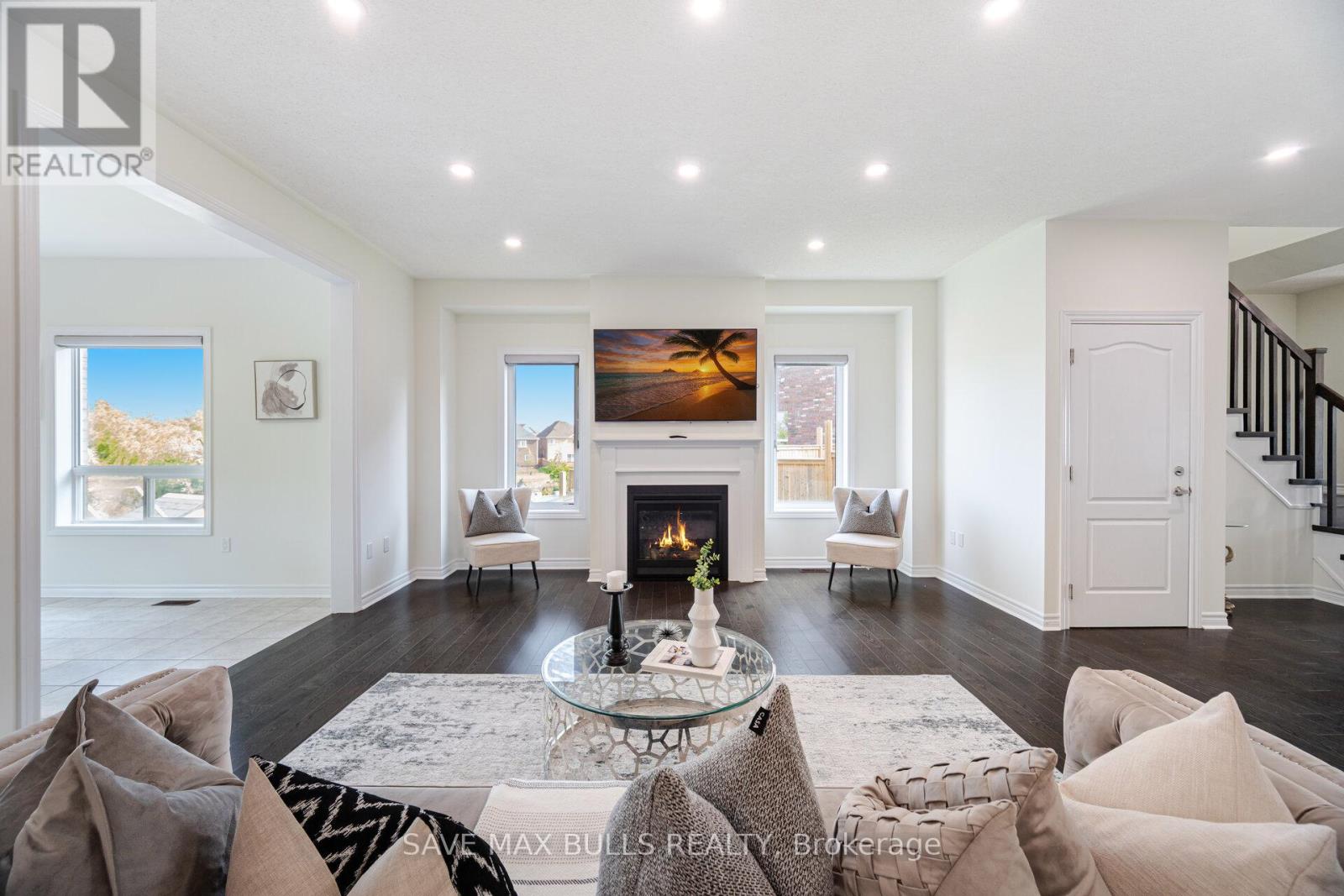 Photo 13 of 23 Kilpatrick Court, Clarington ON