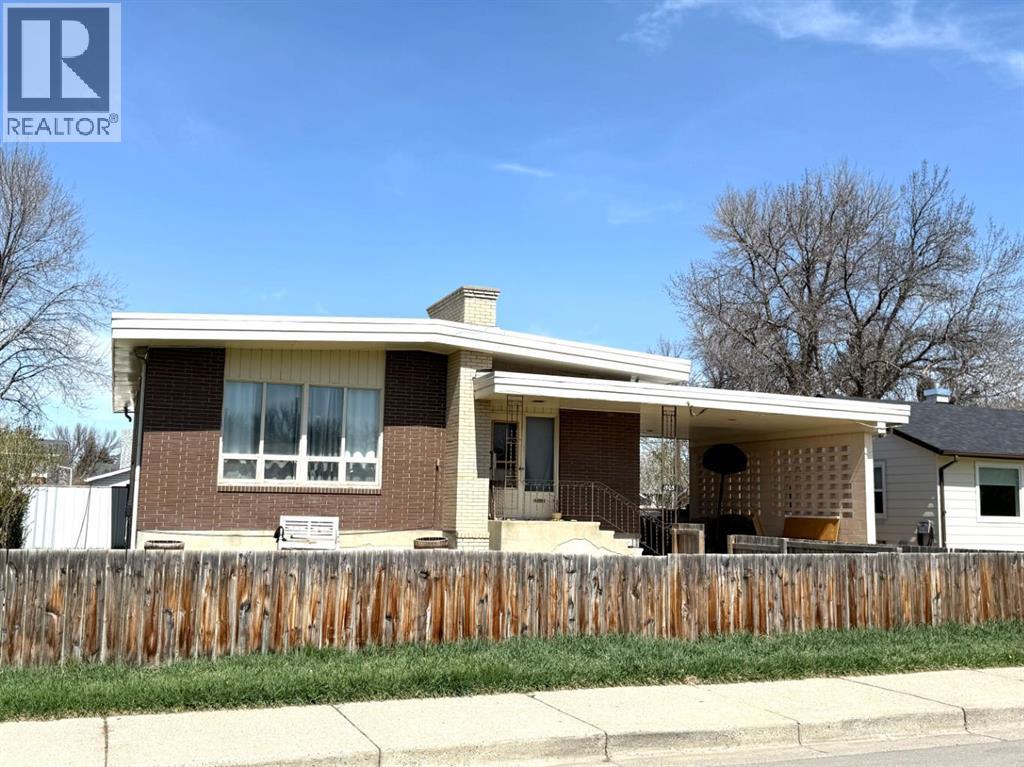 Photo 1 of 1505 6 A Avenue N, Lethbridge AB