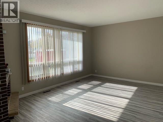 Photo 7 of 1505 6 A Avenue N, Lethbridge AB