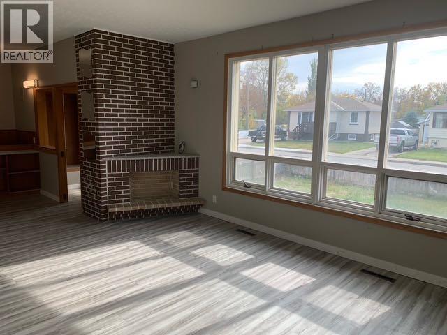 Photo 8 of 1505 6 A Avenue N, Lethbridge AB