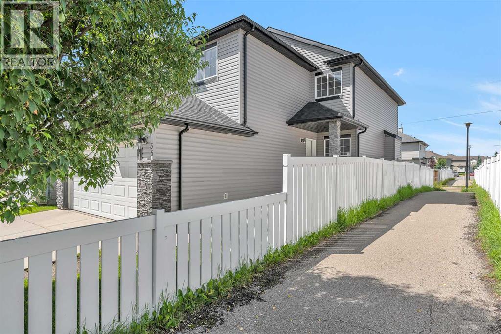 Photo 3 of 35 Saddlehorn Crescent Ne, Calgary AB