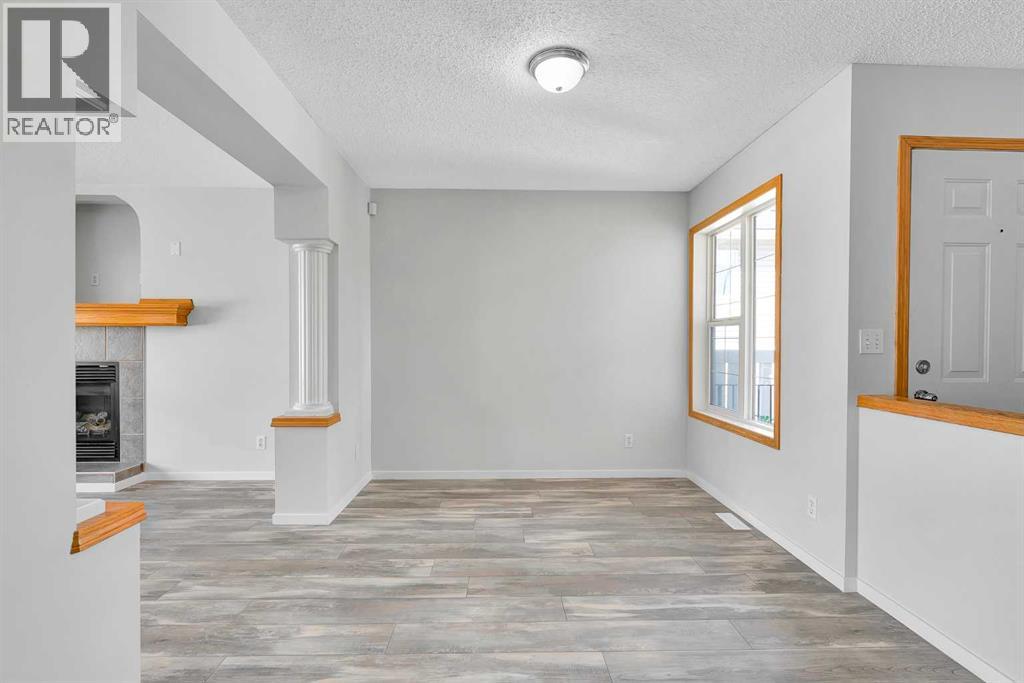 Photo 7 of 35 Saddlehorn Crescent Ne, Calgary AB