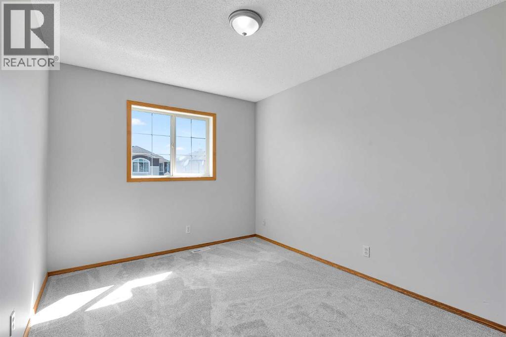 Photo 23 of 35 Saddlehorn Crescent Ne, Calgary AB