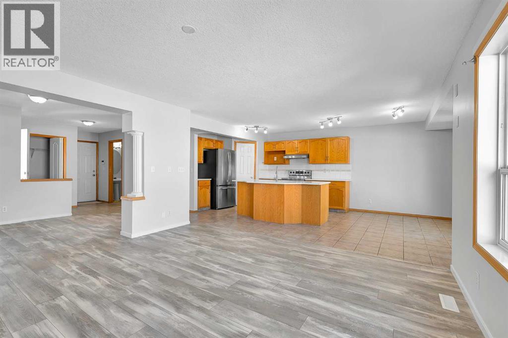 Photo 11 of 35 Saddlehorn Crescent Ne, Calgary AB