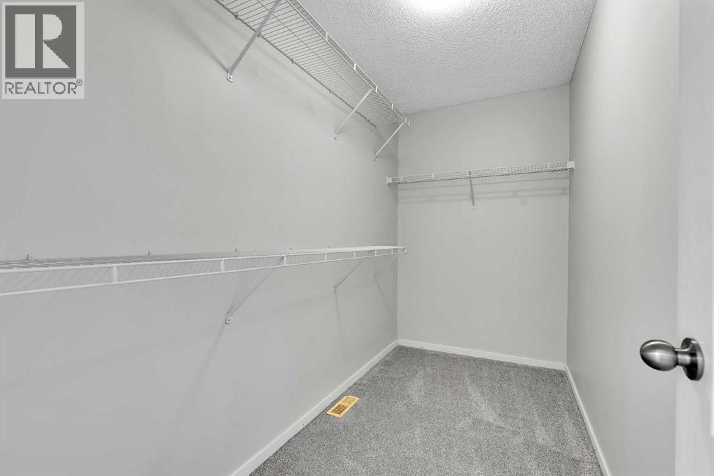 Photo 22 of 35 Saddlehorn Crescent Ne, Calgary AB
