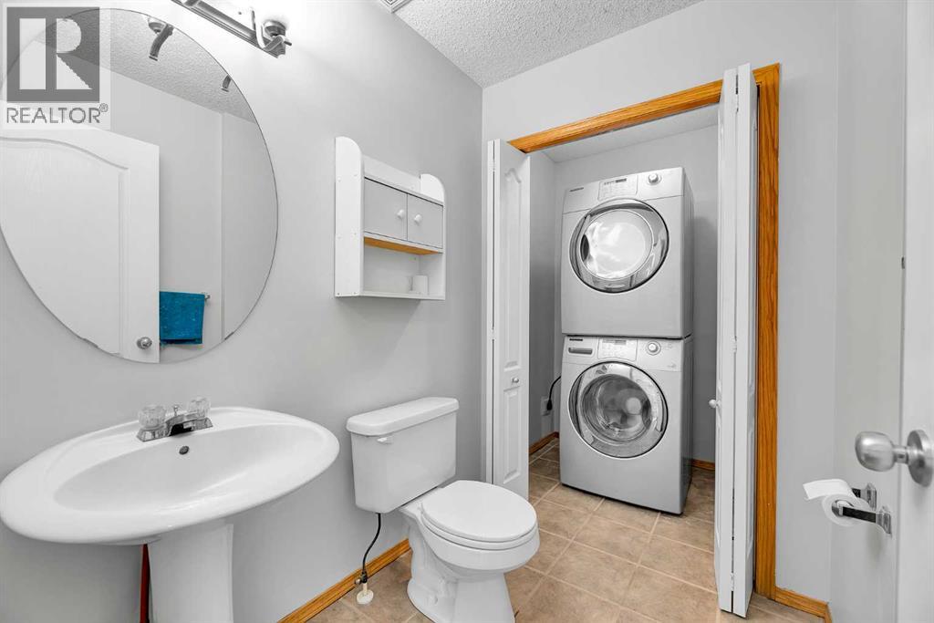 Photo 17 of 35 Saddlehorn Crescent Ne, Calgary AB
