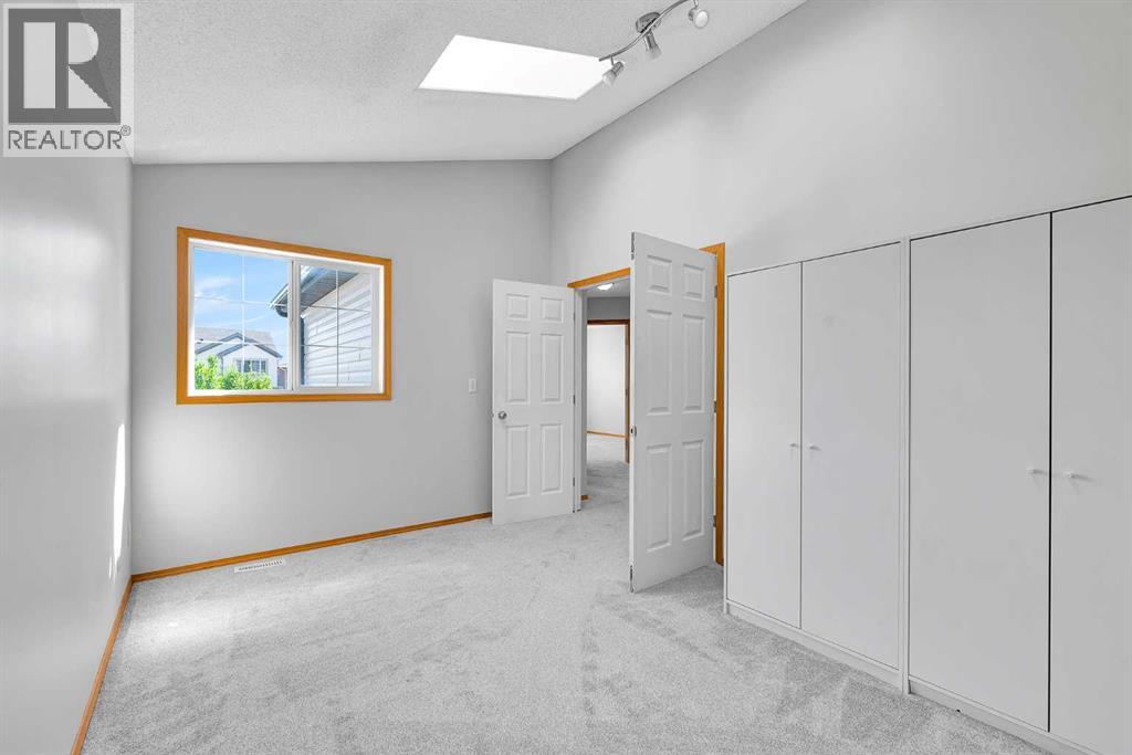 Photo 29 of 35 Saddlehorn Crescent Ne, Calgary AB