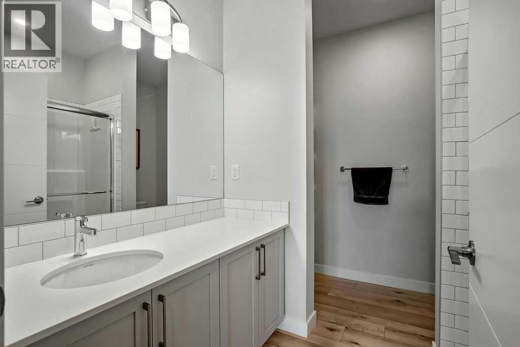 Single Family House for Sale in   Les Jardins Park Douglasdale/Glen Calgary 