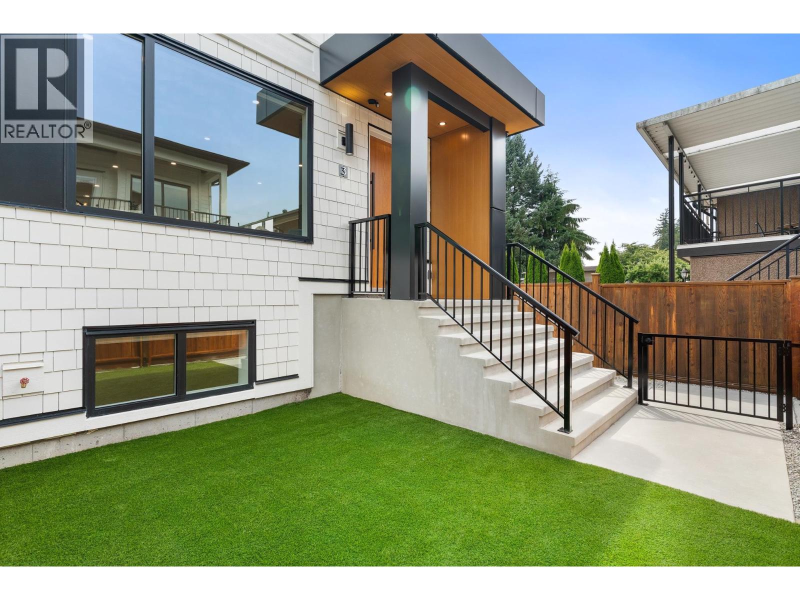 Photo 5 of 3 7822 Goodlad Street, Burnaby BC
