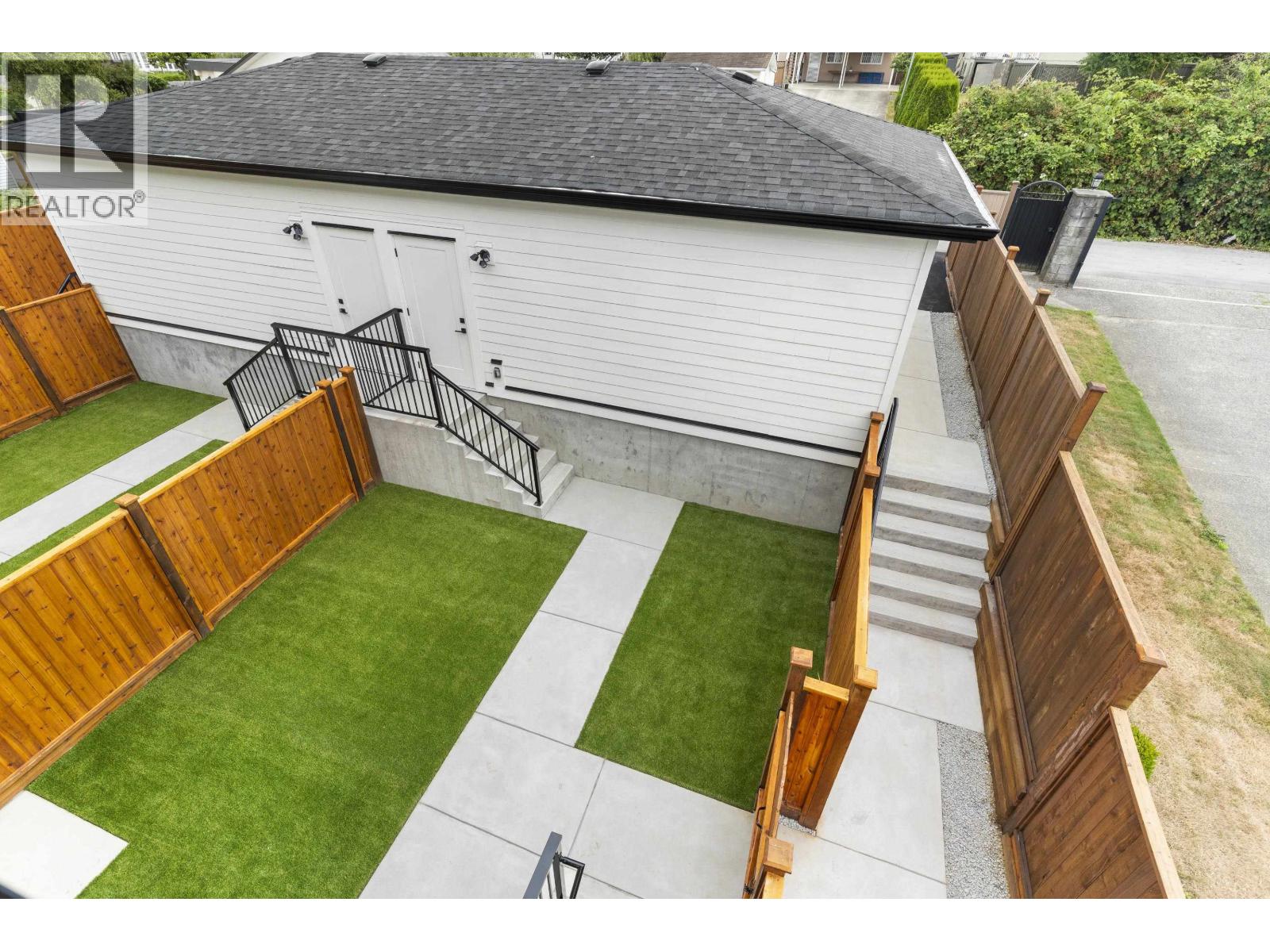 Photo 28 of 3 7822 Goodlad Street, Burnaby BC