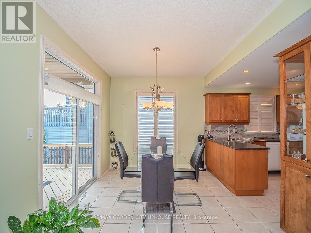Photo 3 of 132 Loretta Drive, Niagaraonthelake ON