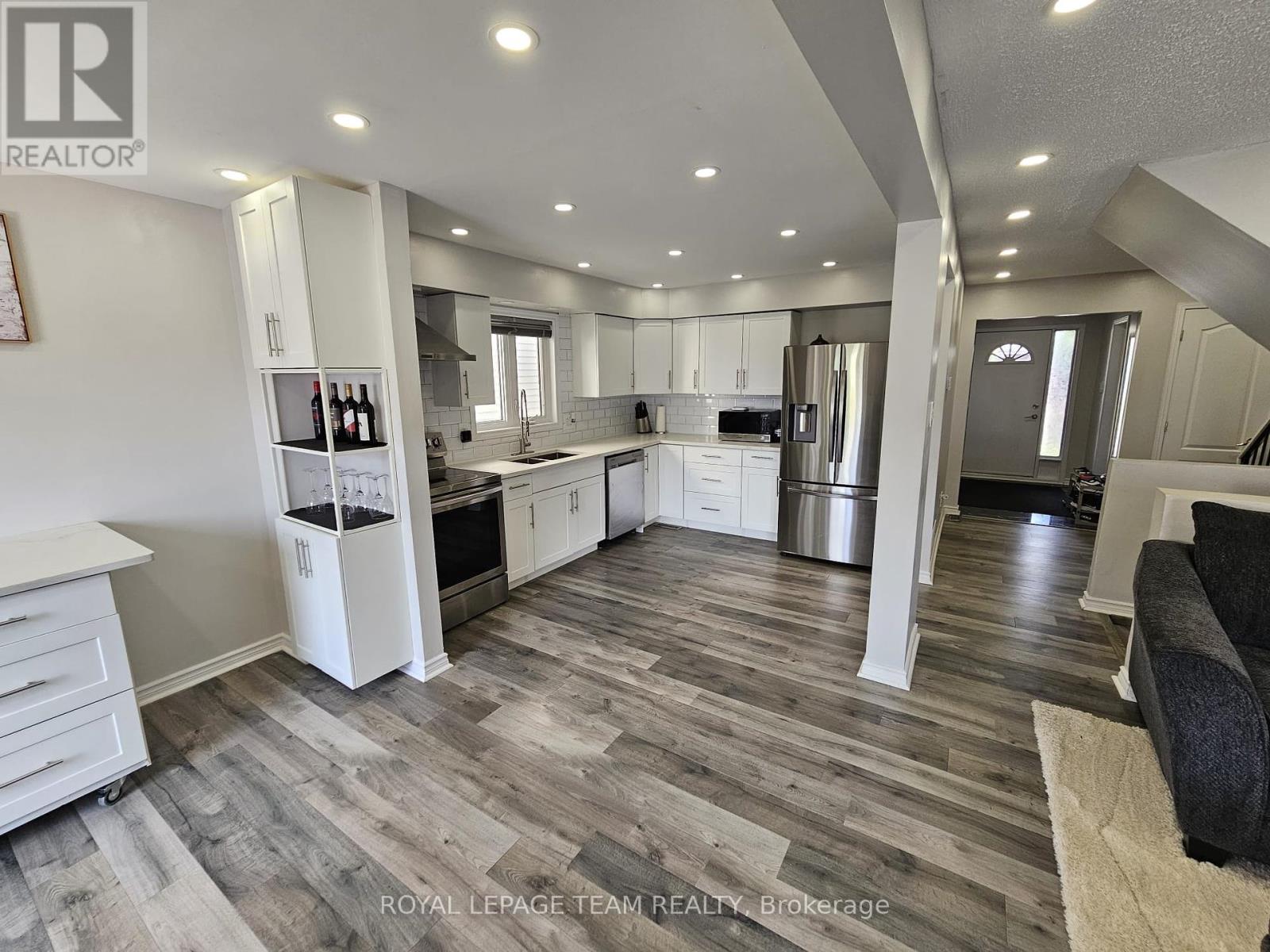 Photo 15 of 1891 Longman Crescent, Ottawa ON