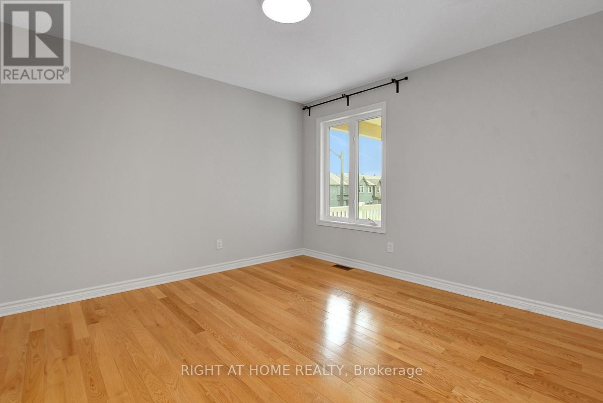 Photo 33 of 510 Summerhill Street, Ottawa ON