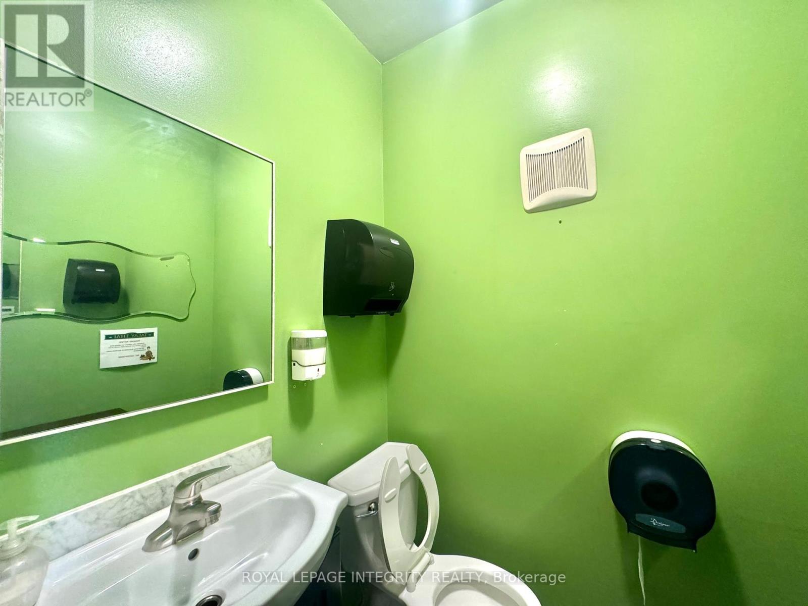 Photo 15 of 511 Bank Street, Ottawa ON
