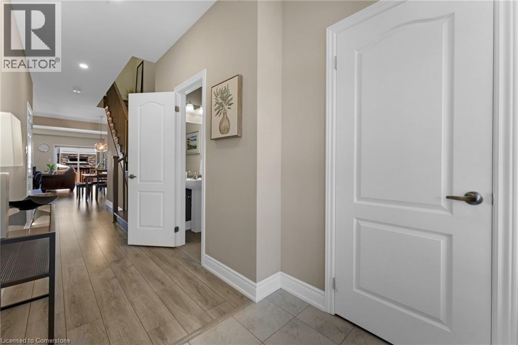 Photo 8 of 72 Homestead Way Way, Thorold ON