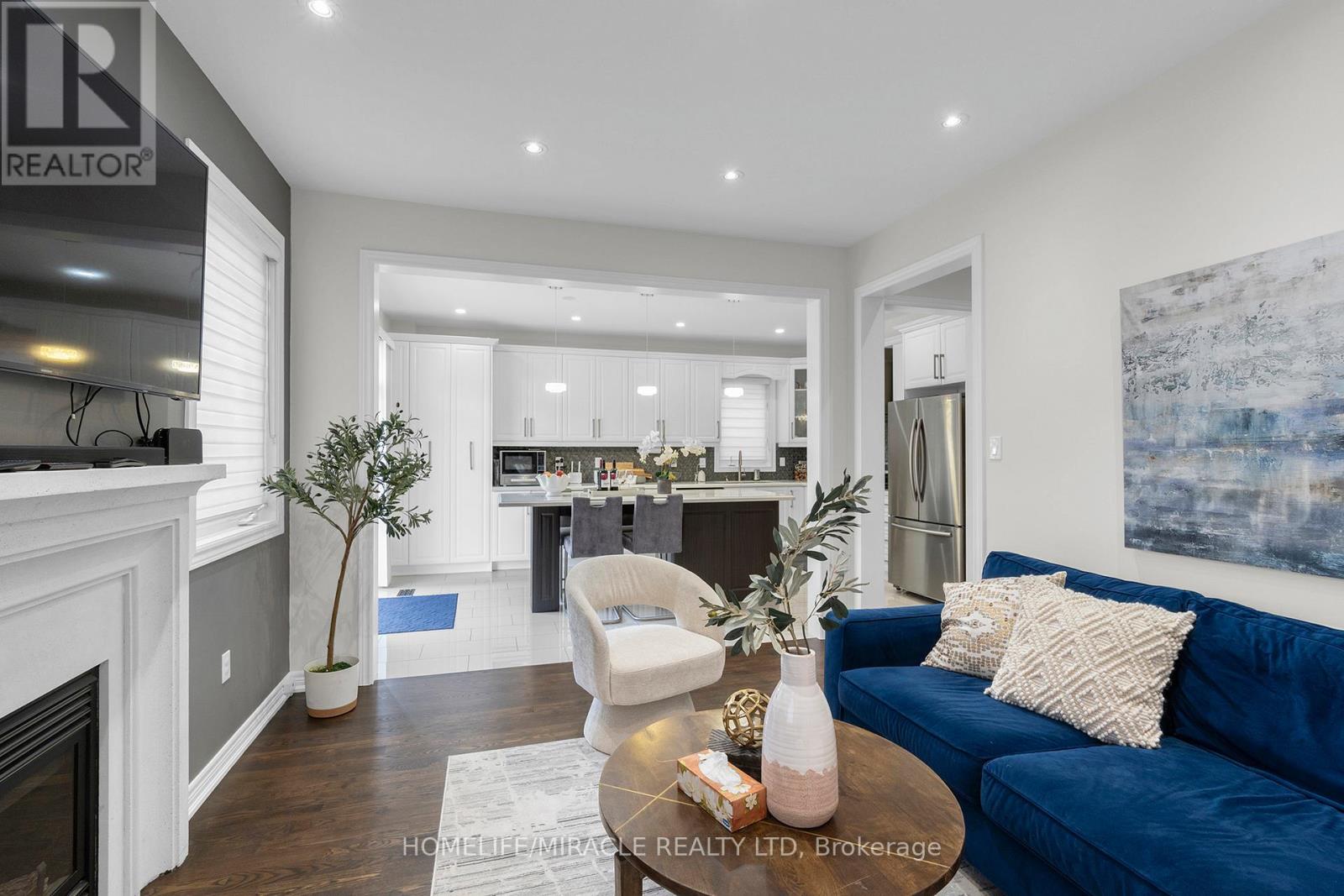 Photo 16 of 10 Dormington Crescent, Brampton ON
