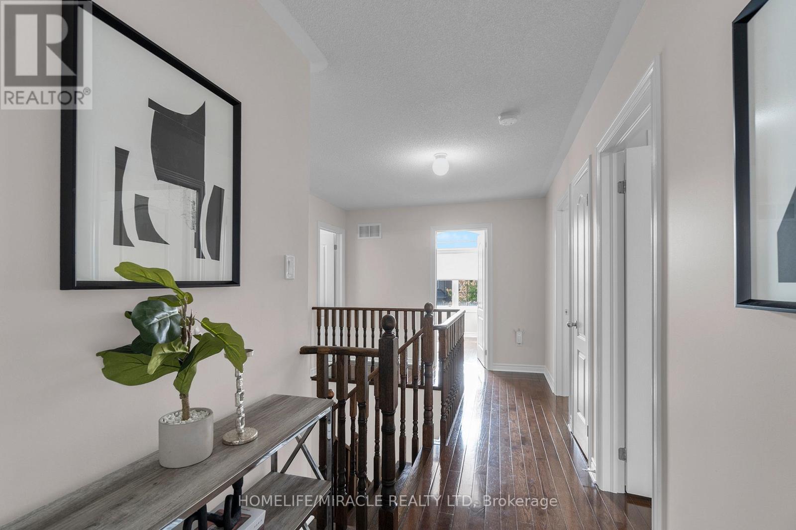 Photo 38 of 10 Dormington Crescent, Brampton ON