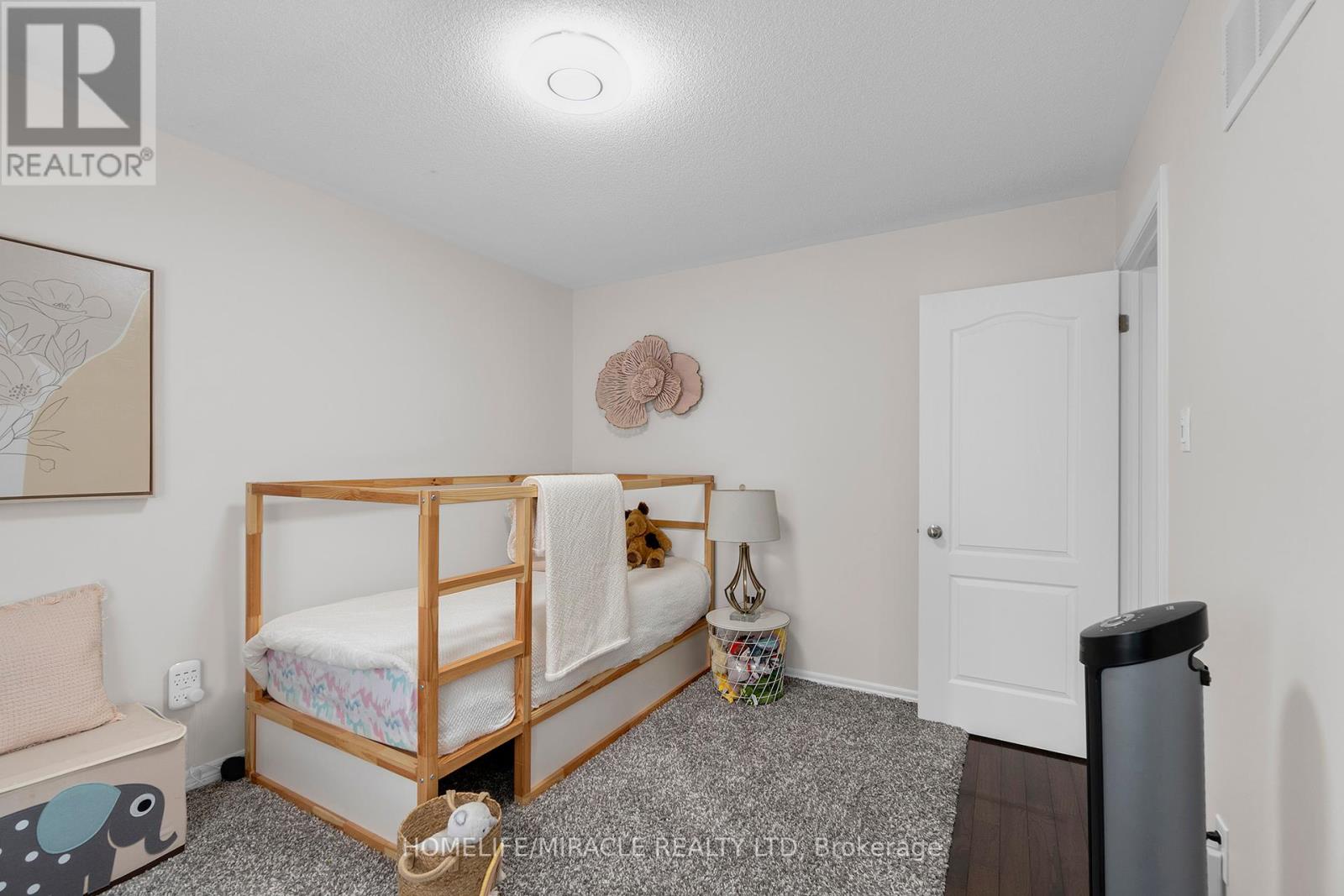 Photo 11 of 10 Dormington Crescent, Brampton ON