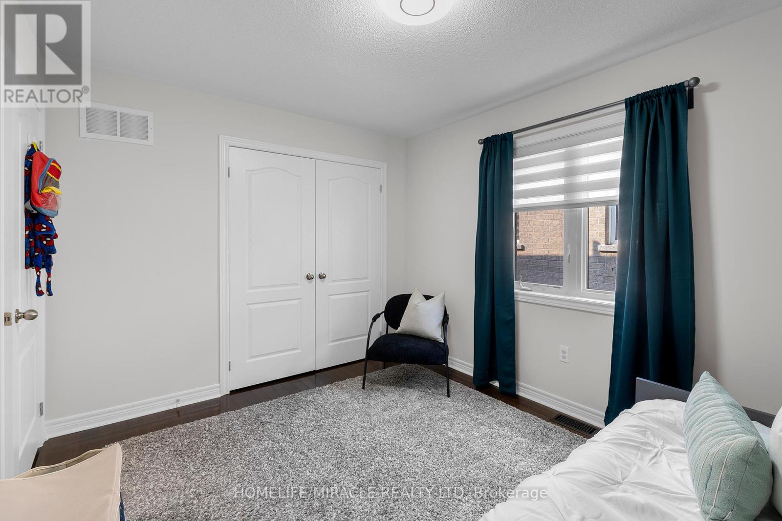 Photo 35 of 10 Dormington Crescent, Brampton ON