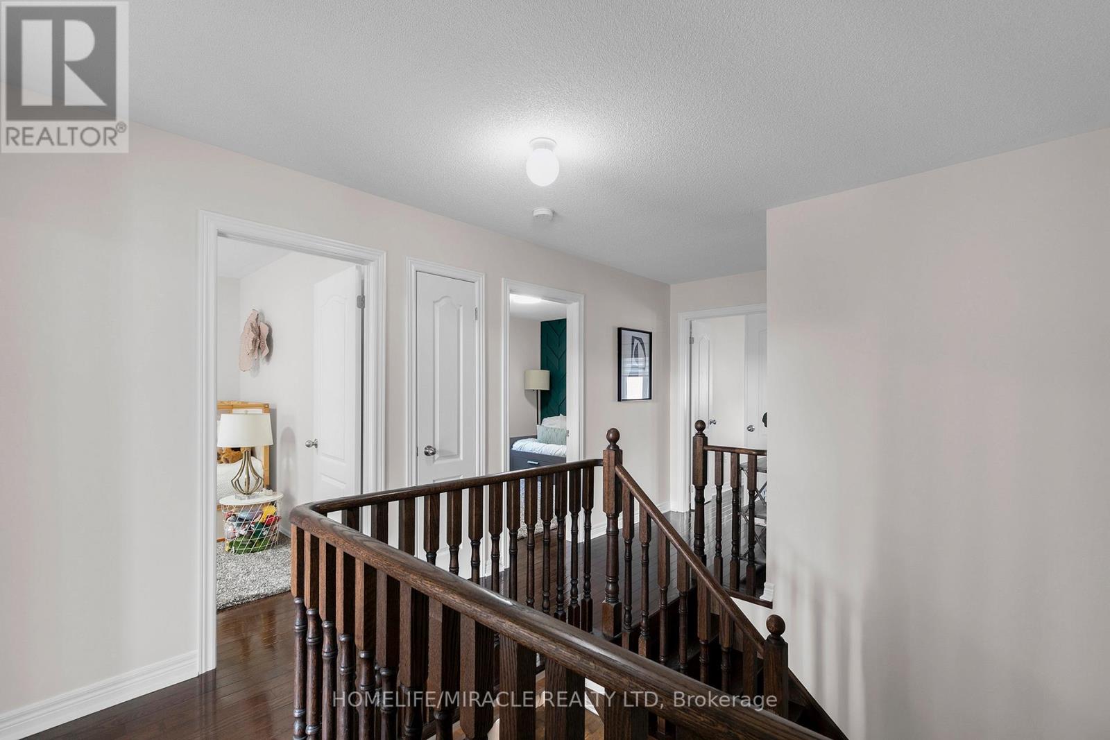 Photo 21 of 10 Dormington Crescent, Brampton ON
