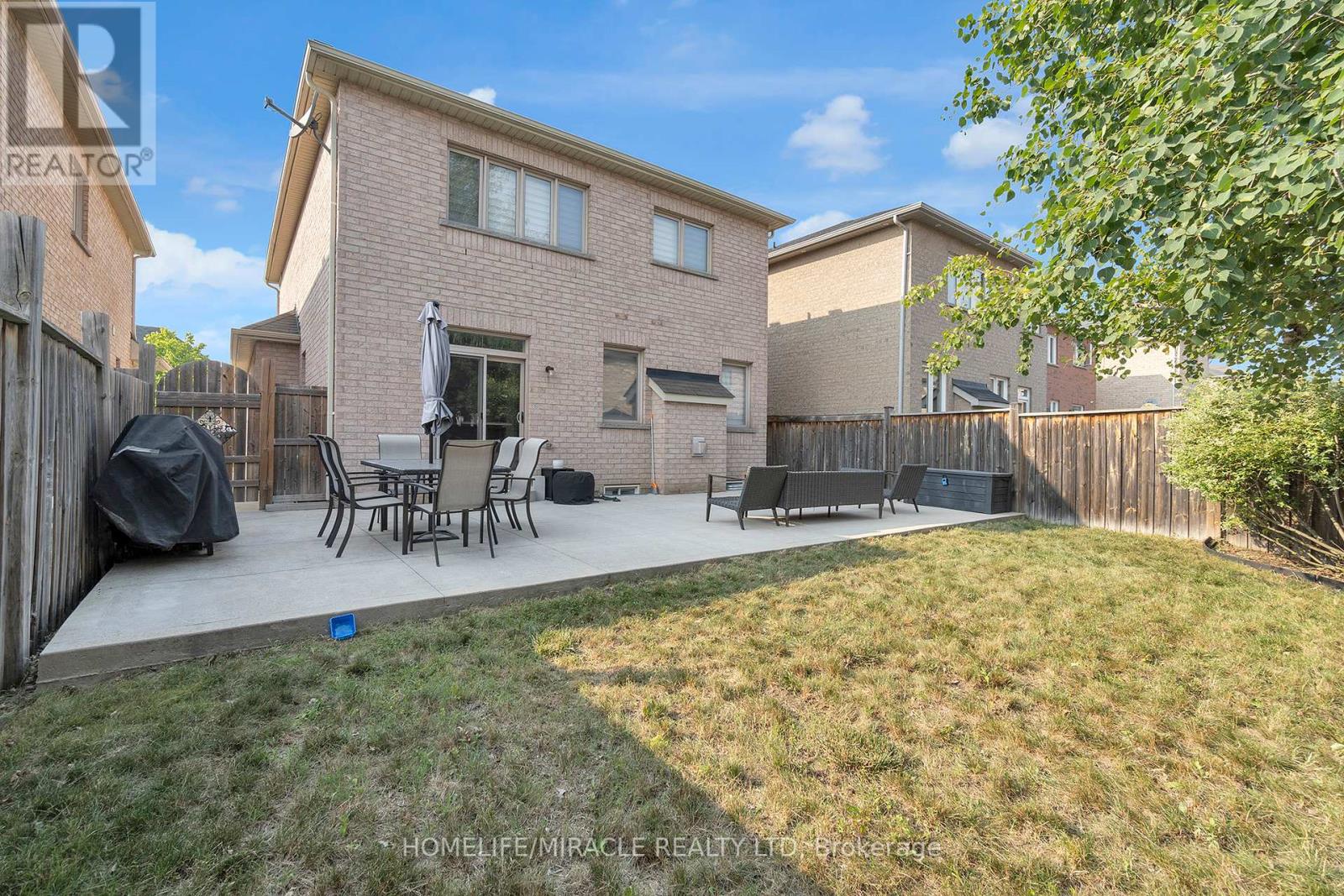 Photo 22 of 10 Dormington Crescent, Brampton ON