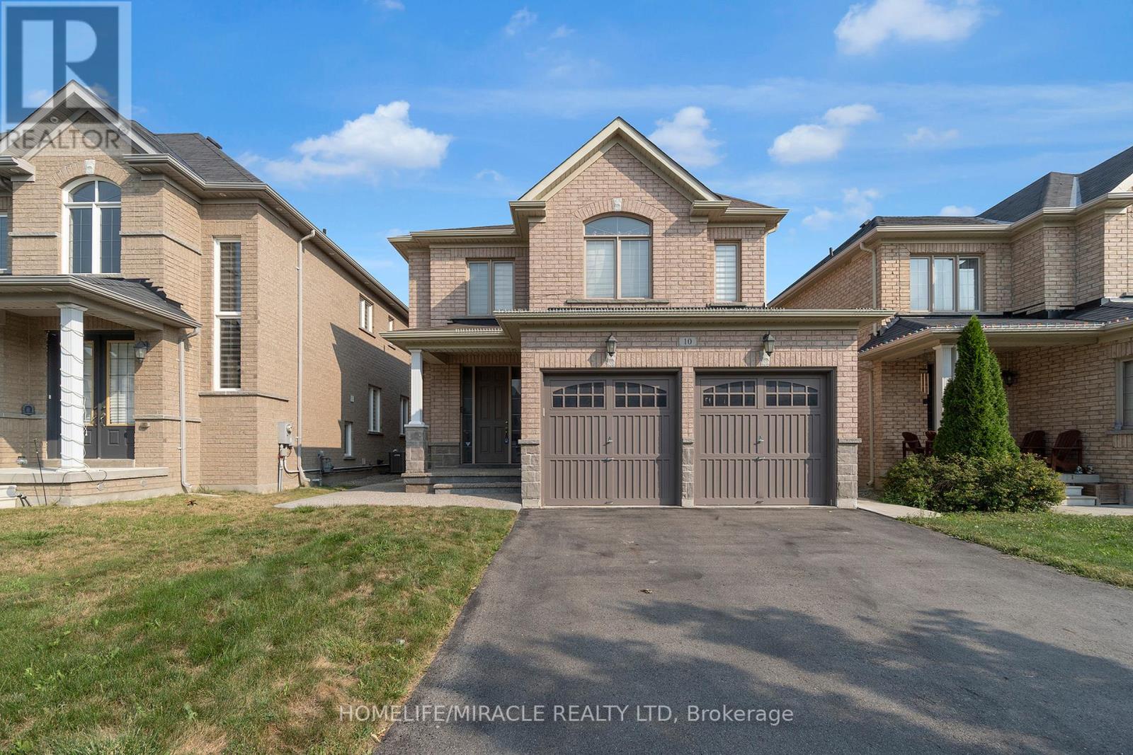 Photo 17 of 10 Dormington Crescent, Brampton ON