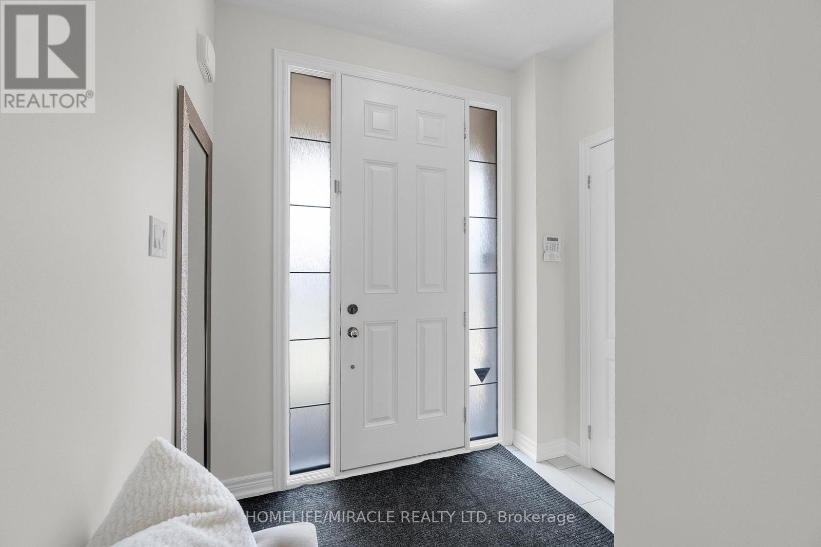 Photo 12 of 10 Dormington Crescent, Brampton ON