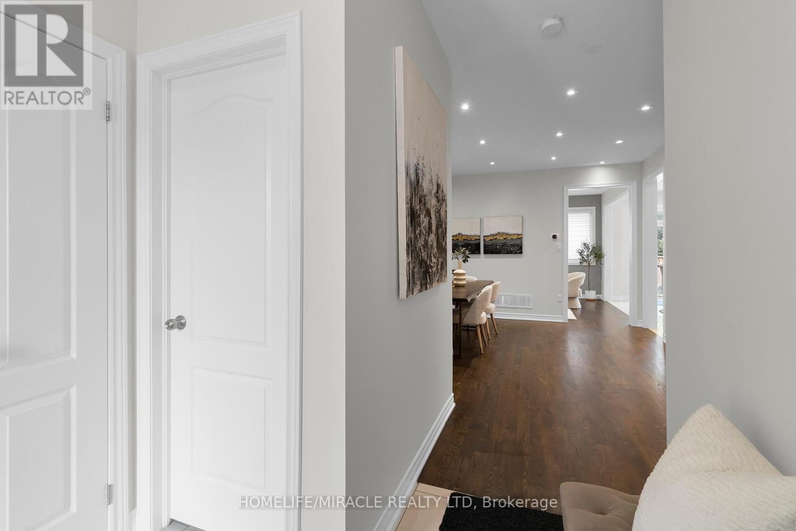 Photo 19 of 10 Dormington Crescent, Brampton ON