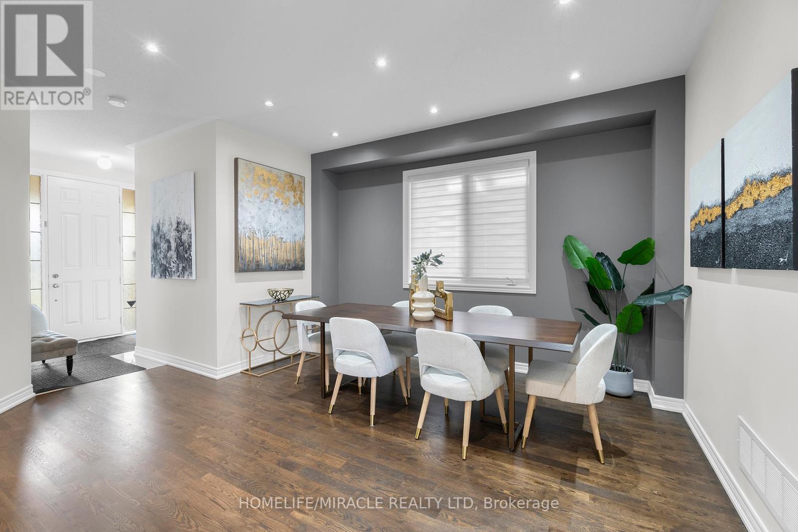 Photo 1 of 10 Dormington Crescent, Brampton ON
